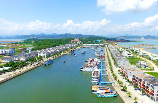 Tuan Chau Island - Paradise Cruises - Destinations