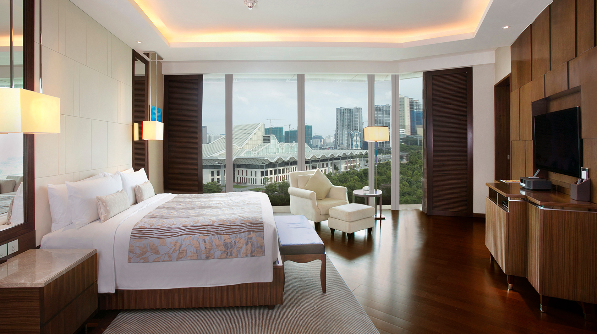 Sleek luxury in hectic Hanoi